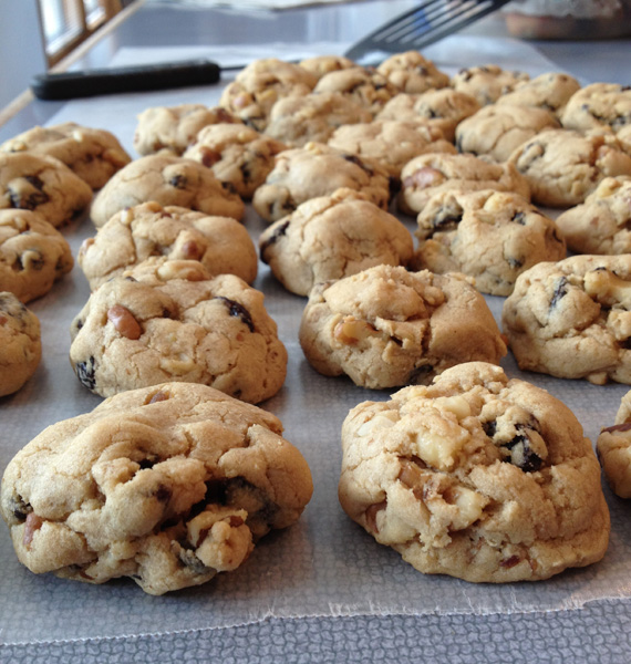 walnutraisincookie