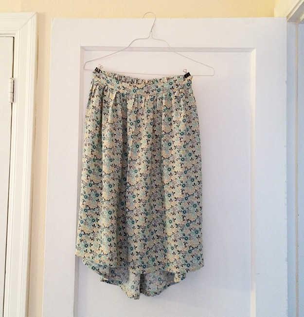 bluefloralskirt